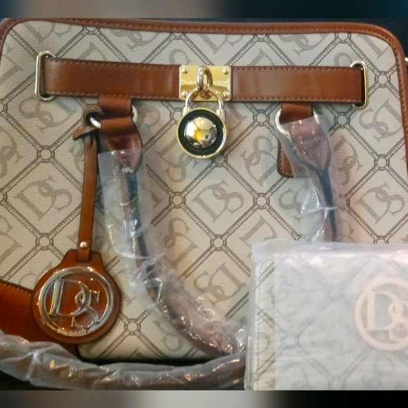 Handbag - Picture 1 of 1